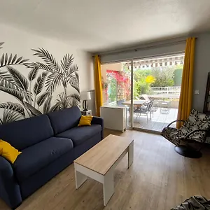 https://le-solea-cassis-centre-residence-le-club-avec-piscine.fr-provencehotel.com